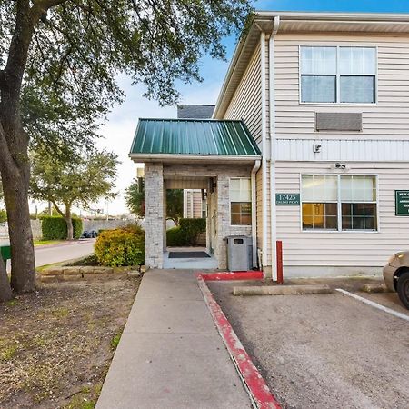 Hometowne Studios By Red Roof Dallas - North Addison - Tollway Eksteriør billede
