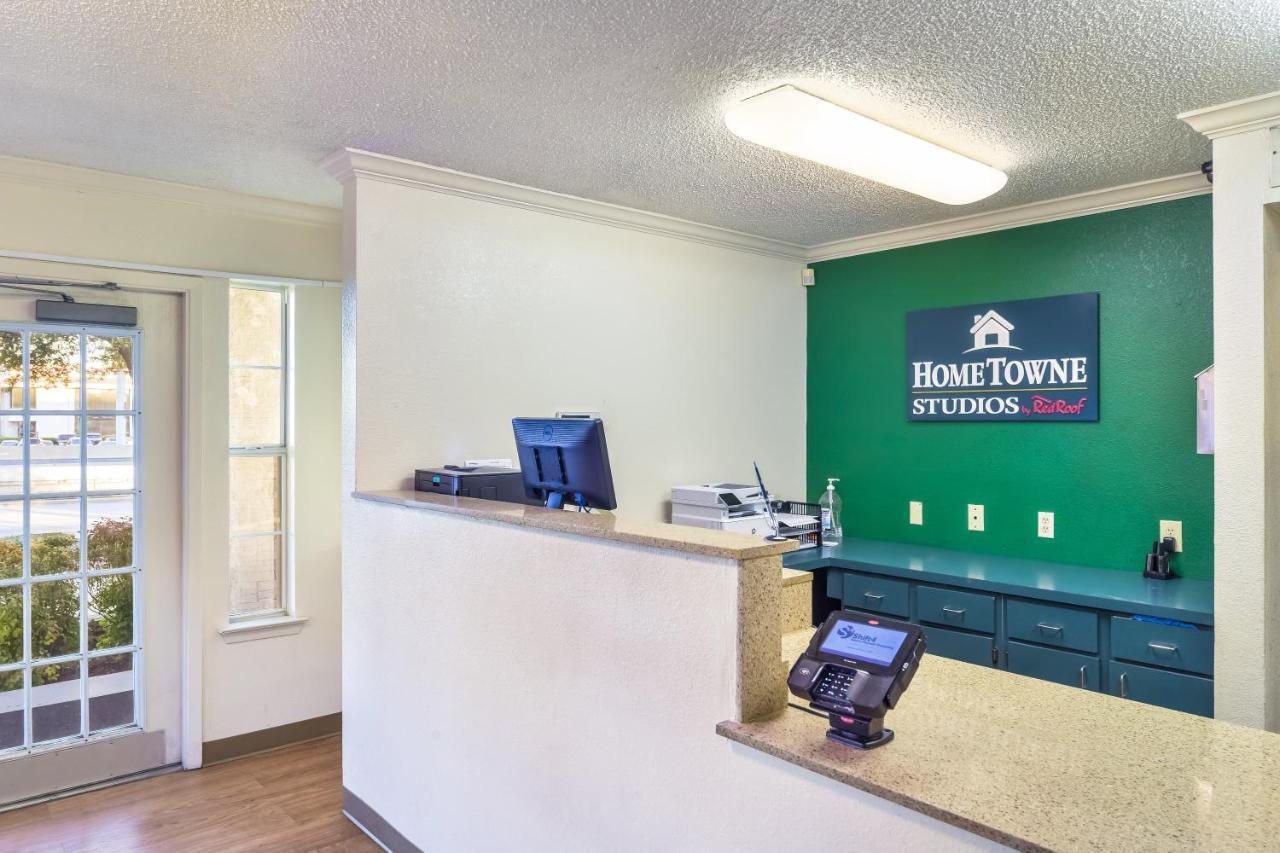 Hometowne Studios By Red Roof Dallas - North Addison - Tollway Eksteriør billede